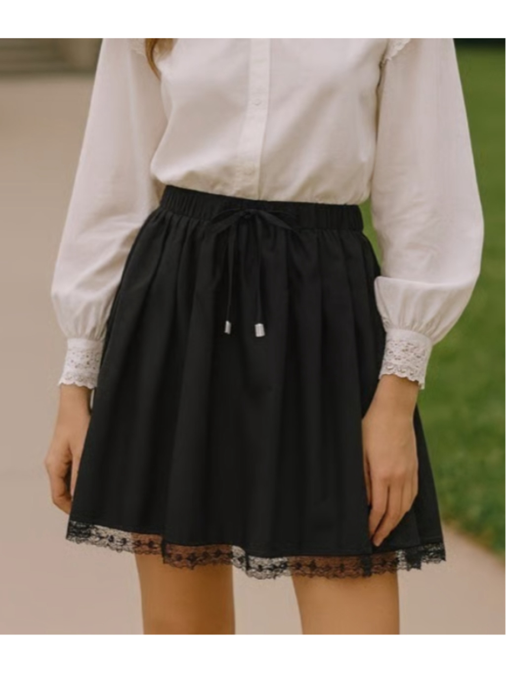 Women's J.Crew Black Pleated Lace Trim Mini Skirt Size S